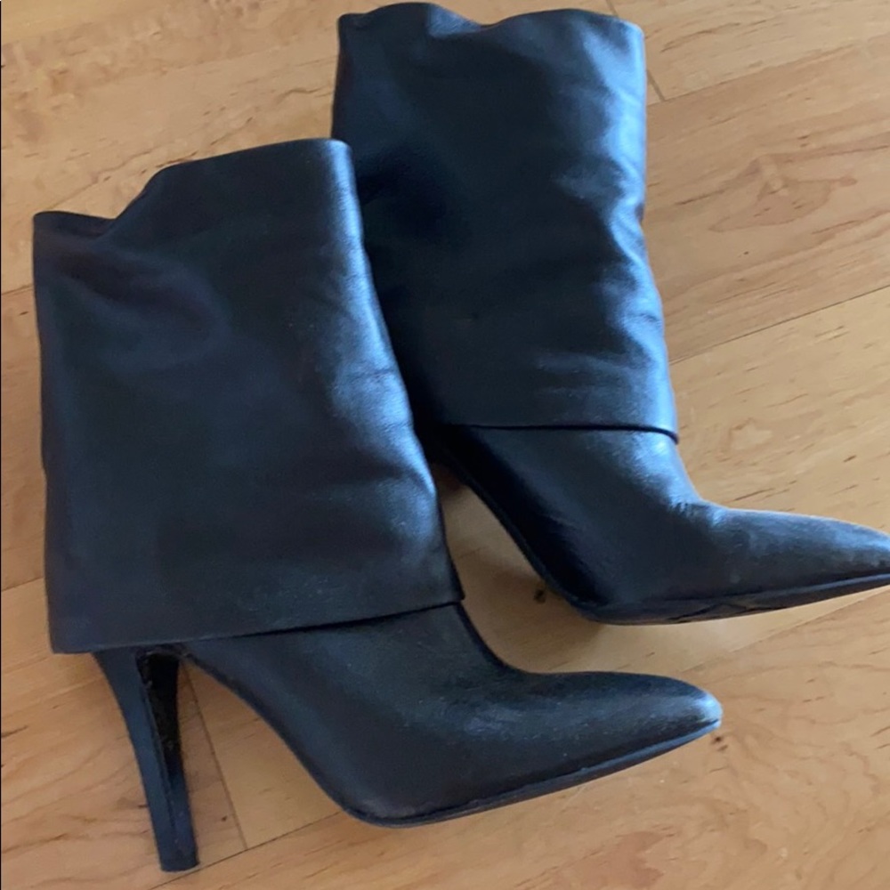 BCBG boots